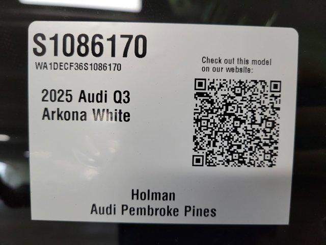 Photo of 2025 Arkona White Audi Q3