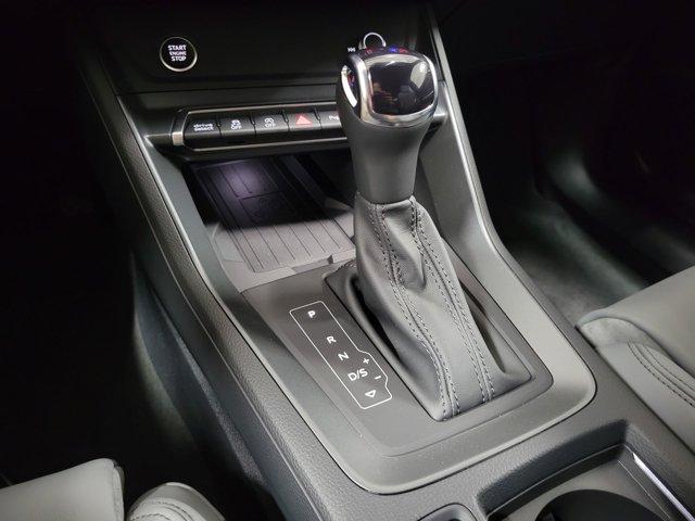 Photo of 2025 Arkona White Audi Q3