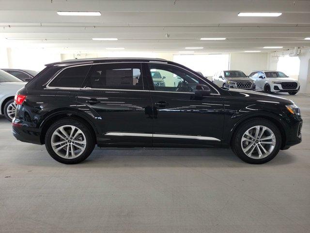 Photo of 2025 Mythos Black Metallic Audi Q7