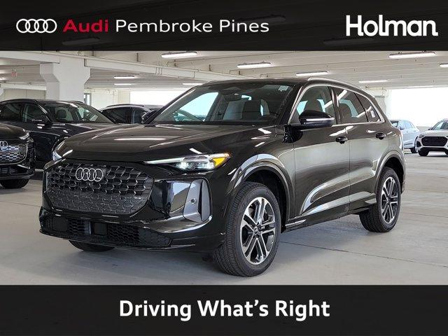 Photo of 2025 Mythos Black Metallic Audi Q5