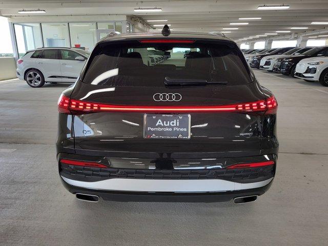 Photo of 2025 Mythos Black Metallic Audi Q5