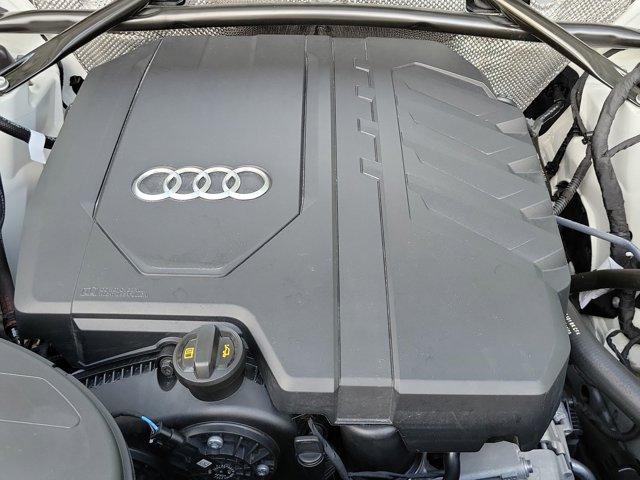 Photo of 2023 Glacier White Metallic Audi Q5