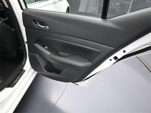 Photo of 2024 White Nissan Altima