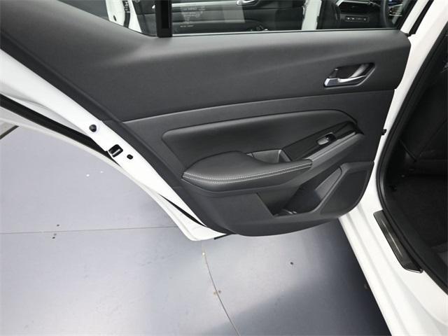 Photo of 2024 White Nissan Altima