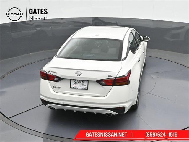 Photo of 2024 White Nissan Altima
