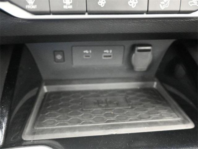 Photo of 2024 White Nissan Altima