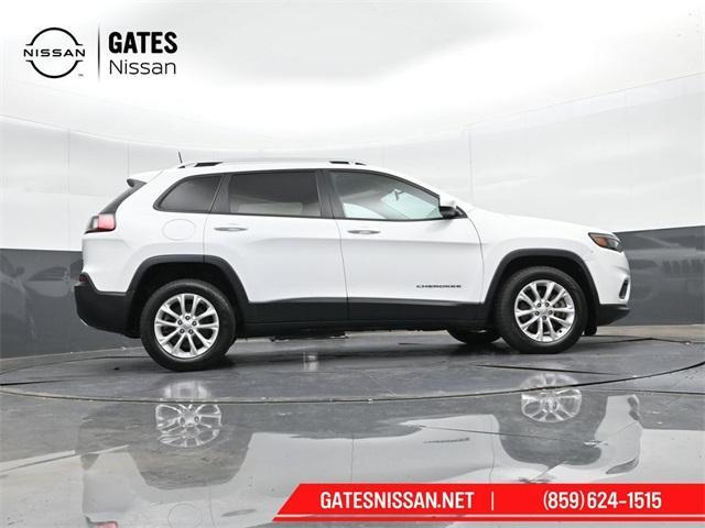 Photo of 2020 Bright White Clearcoat Jeep Cherokee