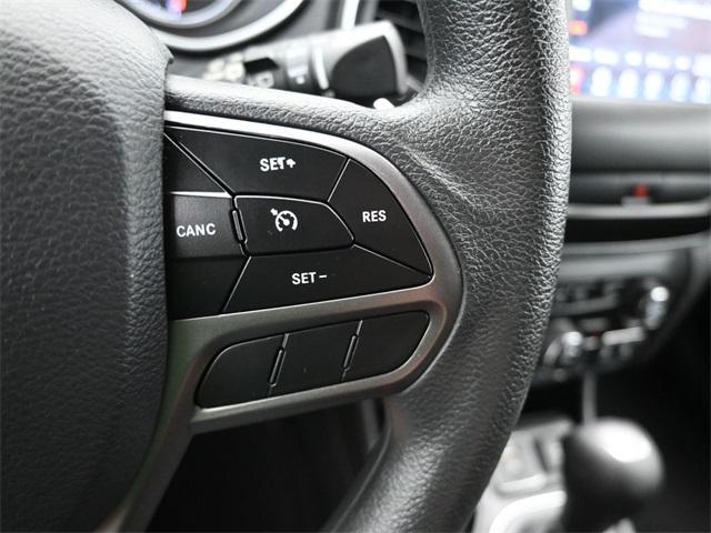 Photo of 2020 Bright White Clearcoat Jeep Cherokee