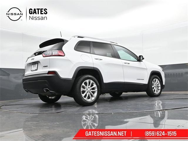 Photo of 2020 Bright White Clearcoat Jeep Cherokee