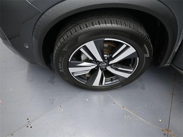 Photo of 2023 Gun Metallic Nissan Rogue