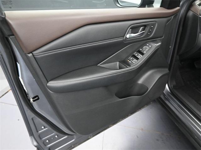 Photo of 2023 Gun Metallic Nissan Rogue