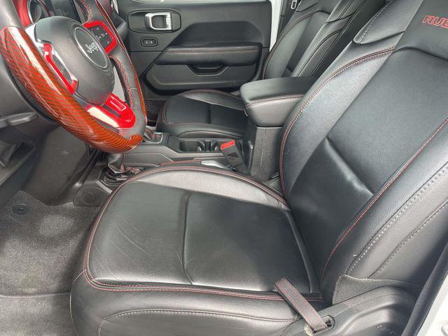 Photo of 2020 Bright White Clearcoat Jeep Gladiator