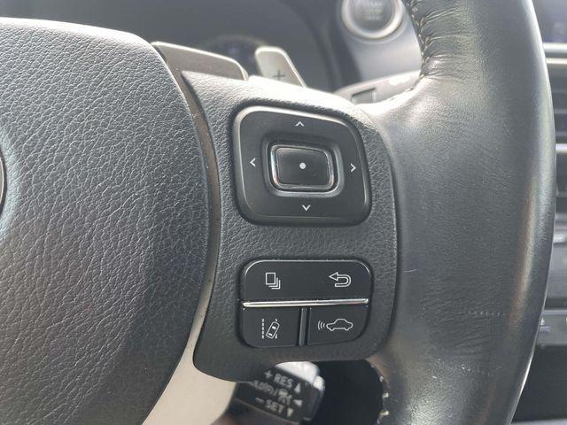 Photo of 2018 Silver Lexus IS 300
