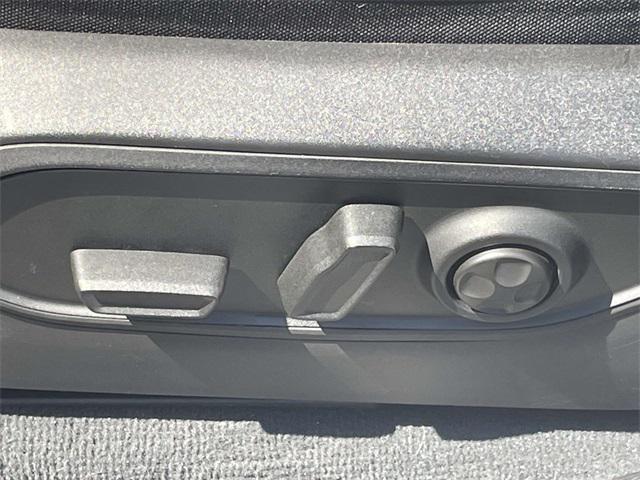 Photo of 2022 Silver Zynith Jeep Grand Cherokee 4xe