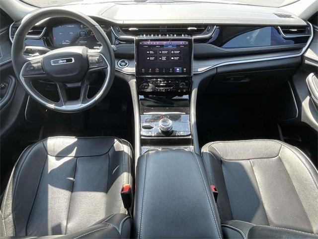 Photo of 2022 Silver Zynith Jeep Grand Cherokee 4xe