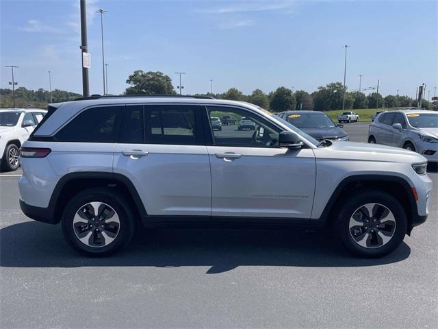 Photo of 2022 Silver Zynith Jeep Grand Cherokee 4xe
