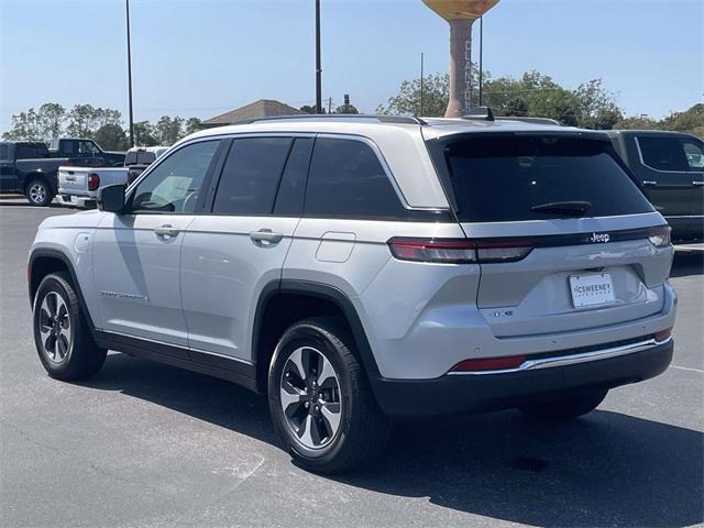 Photo of 2022 Silver Zynith Jeep Grand Cherokee 4xe