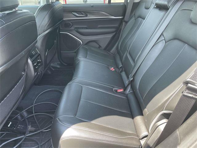 Photo of 2022 Silver Zynith Jeep Grand Cherokee 4xe