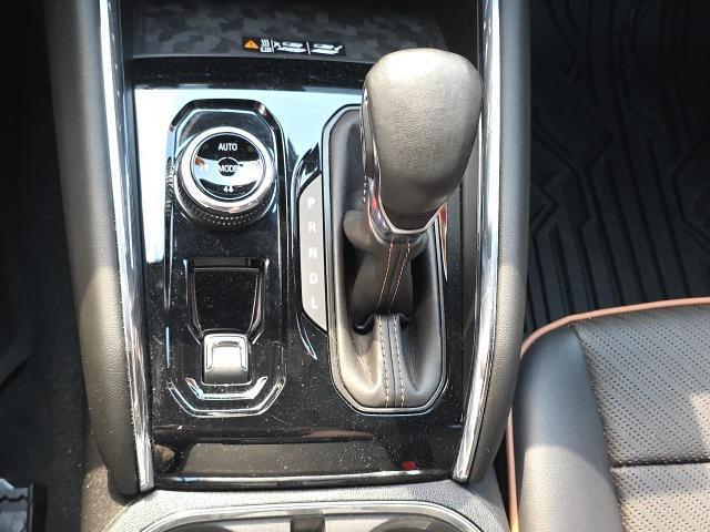 Photo of 2023 Summit White GMC Canyon