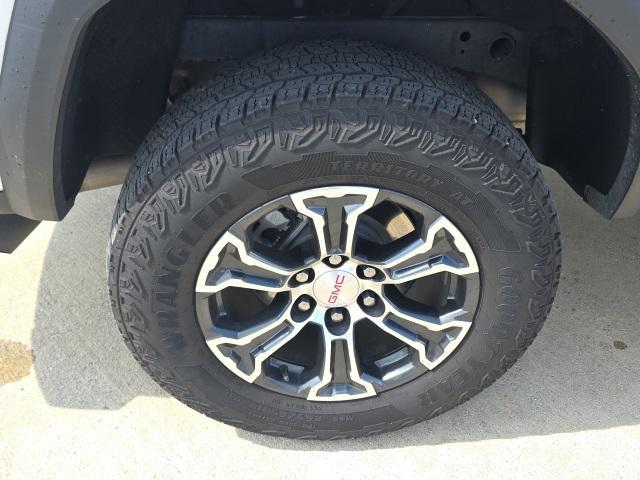 Photo of 2023 Summit White GMC Canyon