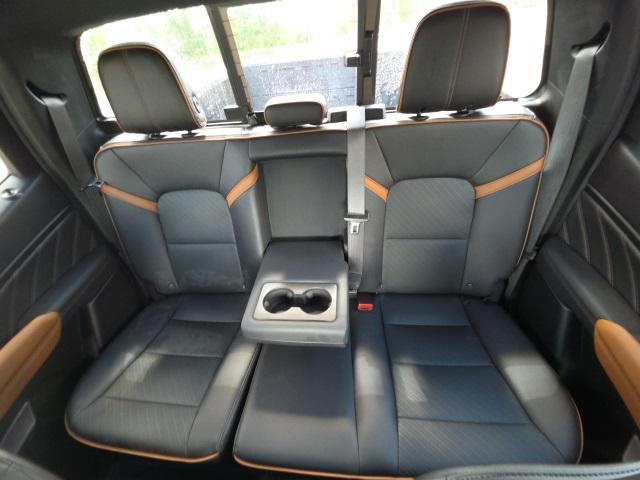 Photo of 2023 Summit White GMC Canyon