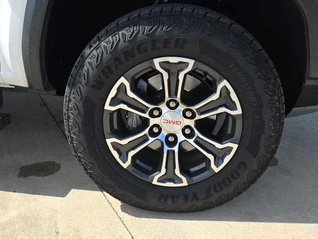 Photo of 2023 Summit White GMC Canyon