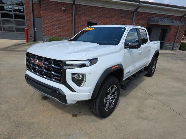 Photo of 2023 Summit White GMC Canyon