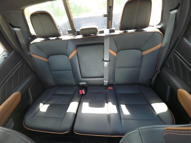 Photo of 2023 Summit White GMC Canyon