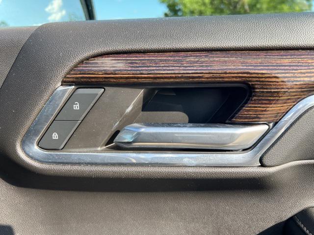 Photo of 2024 Onyx Black GMC Sierra 1500