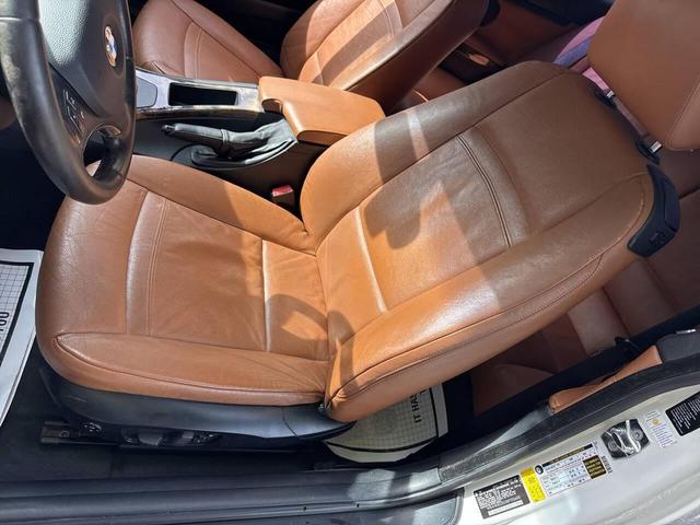 Photo of 2008 White BMW 328