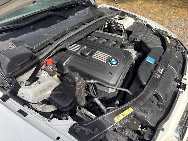 Photo of 2008 White BMW 328