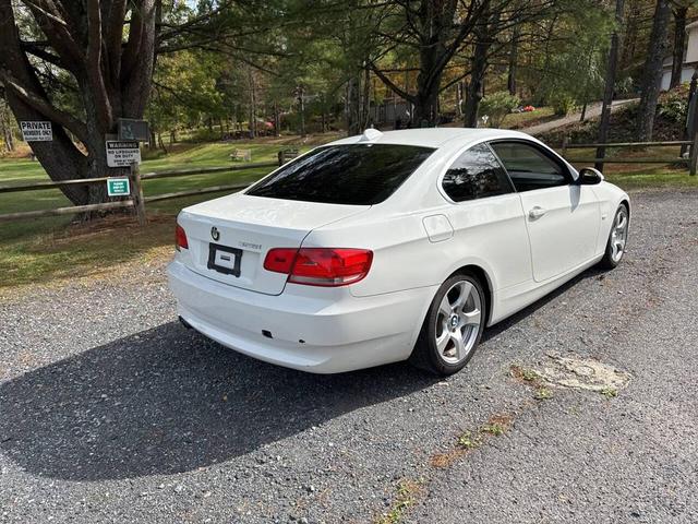 Photo of 2008 White BMW 328