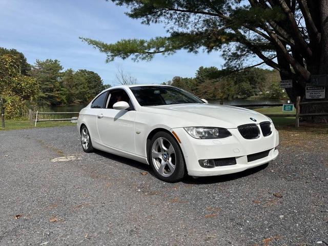 Photo of 2008 White BMW 328