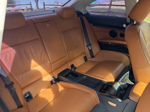 Photo of 2008 White BMW 328