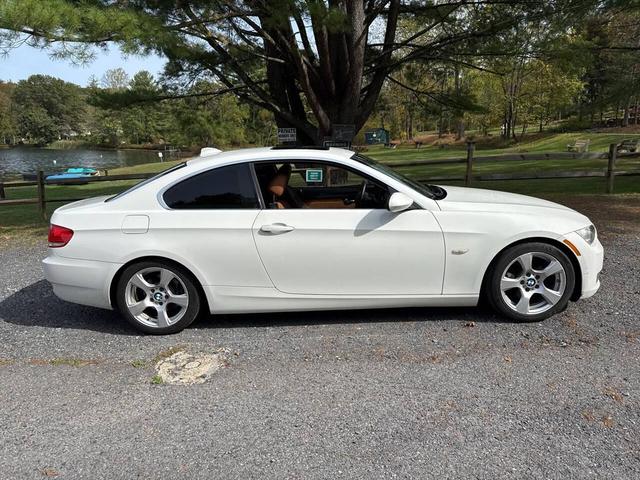 Photo of 2008 White BMW 328
