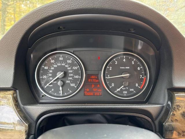 Photo of 2008 White BMW 328