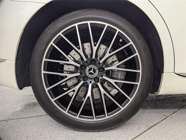 Photo of 2022 MANUFAKTUR Diamond White Mercedes-Benz S-Class