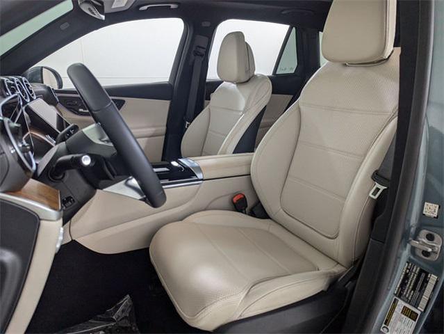 Photo of 2025 Silver Metallic Mercedes-Benz GLC 300
