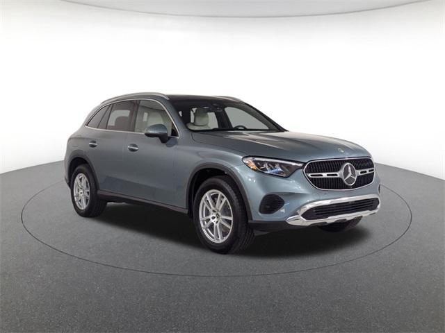Photo of 2025 Silver Metallic Mercedes-Benz GLC 300