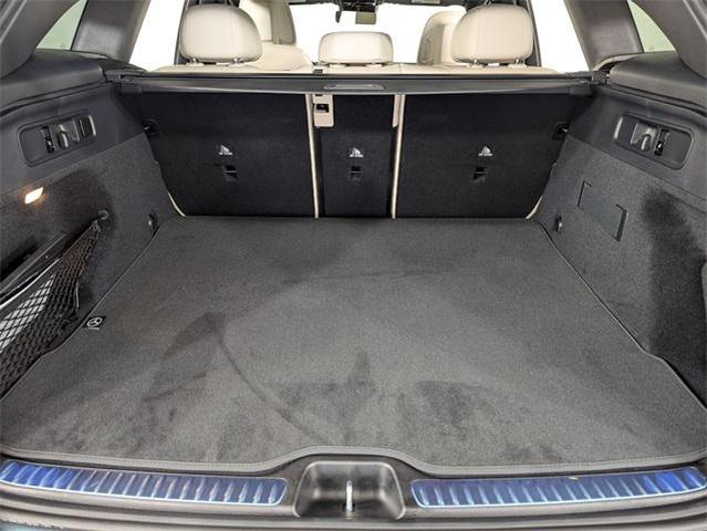 Photo of 2025 Silver Metallic Mercedes-Benz GLC 300