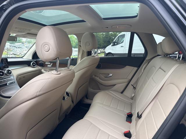 Photo of 2022 Black Mercedes-Benz GLC 300