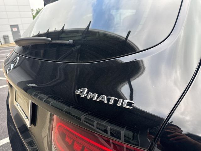 Photo of 2022 Black Mercedes-Benz GLC 300