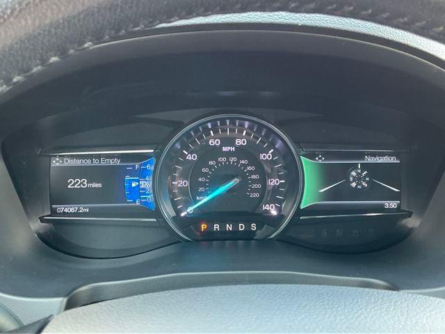 Photo of 2019 White Ford Explorer