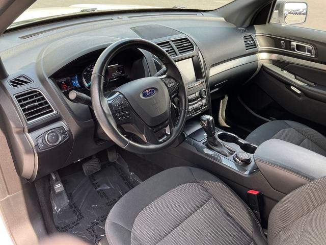 Photo of 2019 White Ford Explorer
