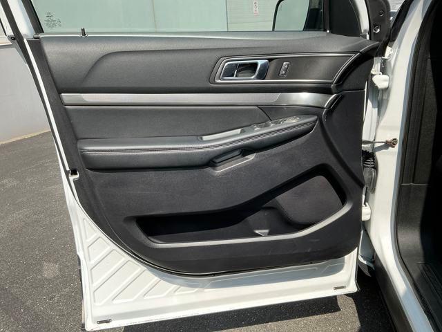 Photo of 2019 White Ford Explorer