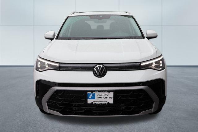 Photo of 2025 Pure White Volkswagen Taos
