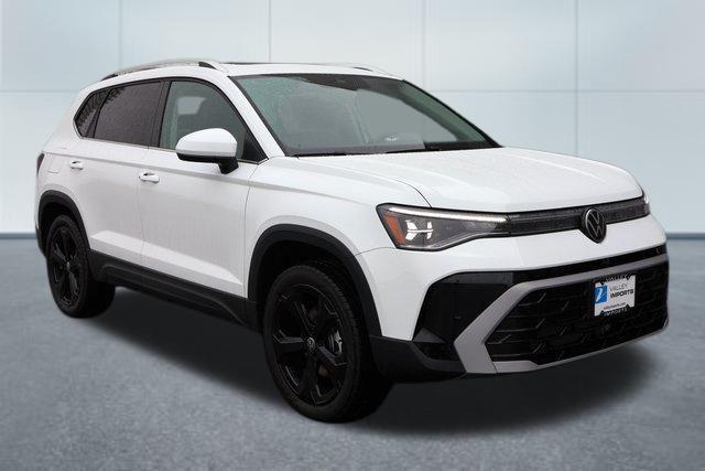 Photo of 2025 Pure White Volkswagen Taos