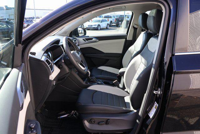 Photo of 2025 Deep Black Volkswagen Taos