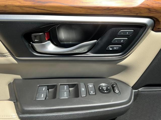 Photo of 2019 Platinum White Pearl Honda CR-V