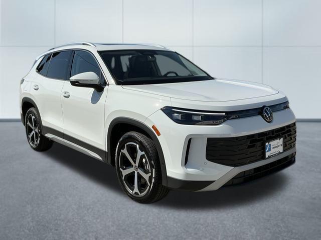 Photo of 2025 Pure White Volkswagen Tiguan